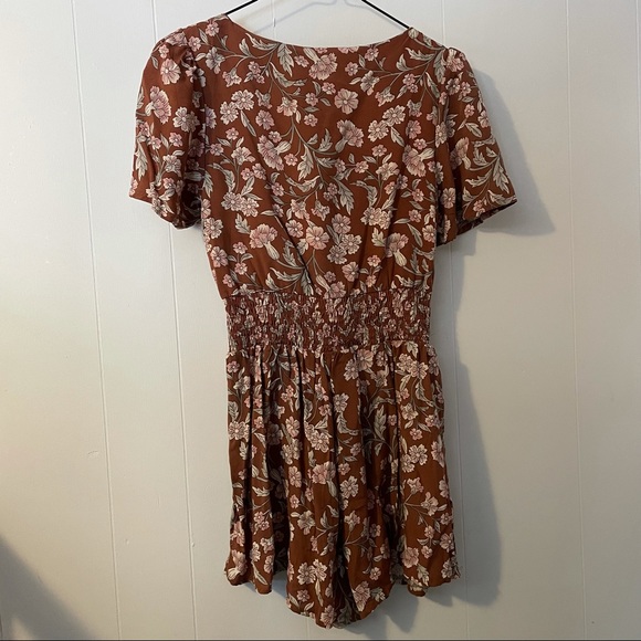 Knot front smocked floral romper - small - Picture 3 of 6